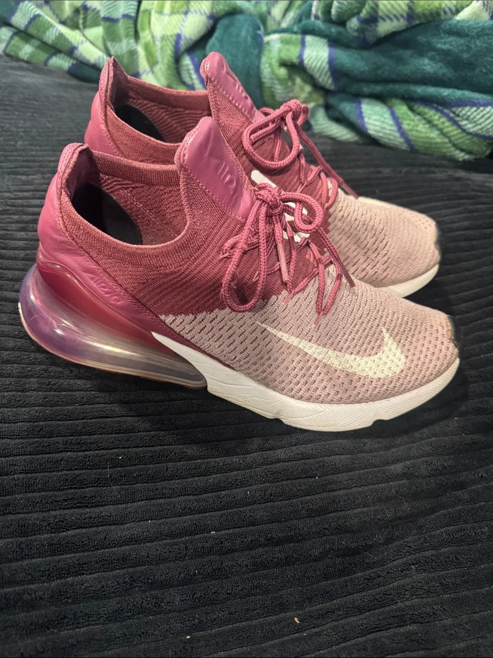Nike Men’s Pink Knit Running Sneakers
